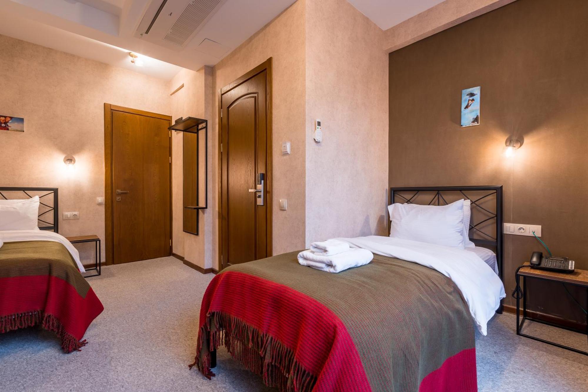 Green Inn Hotel Tbilisi Zewnętrze zdjęcie