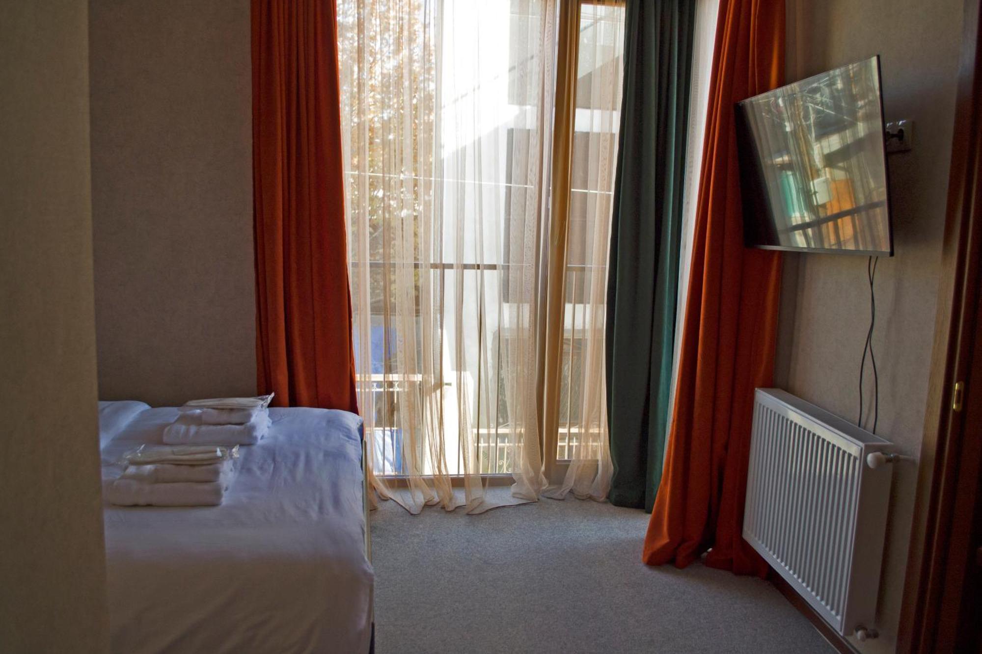 Green Inn Hotel Tbilisi Zewnętrze zdjęcie