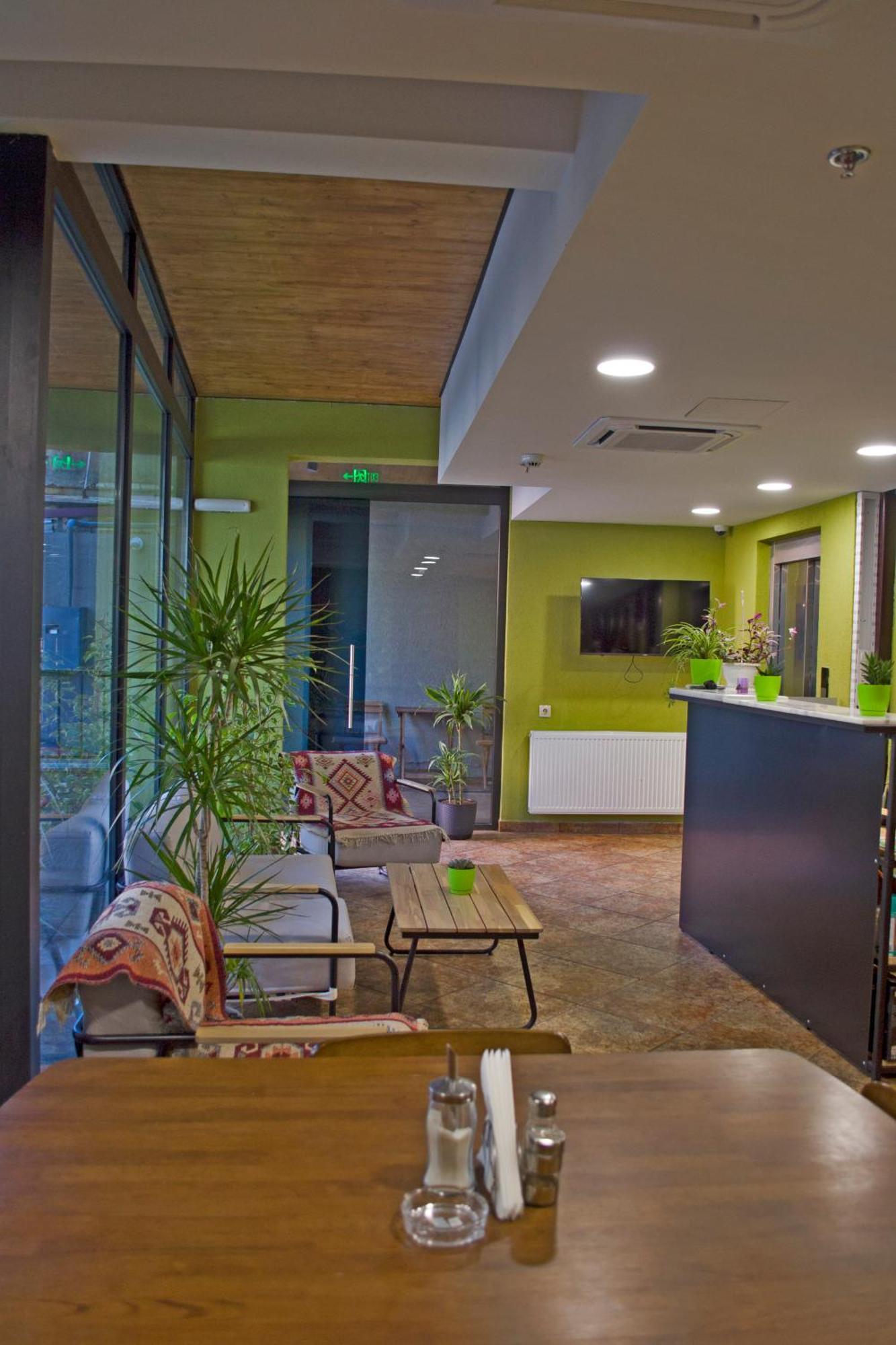 Green Inn Hotel Tbilisi Zewnętrze zdjęcie