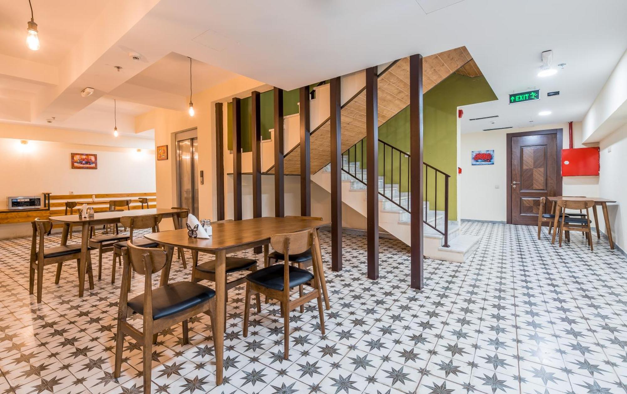 Green Inn Hotel Tbilisi Zewnętrze zdjęcie