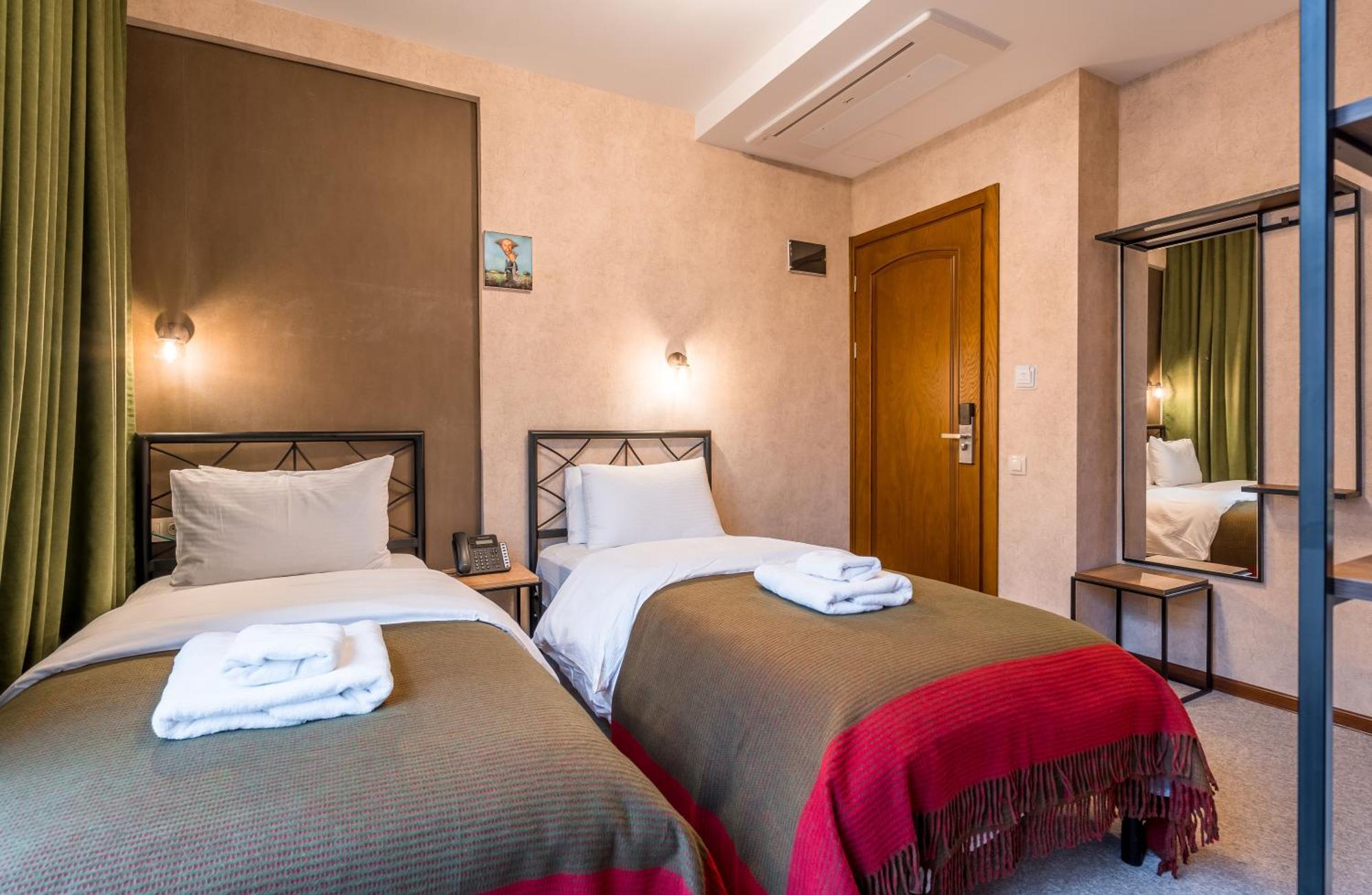 Green Inn Hotel Tbilisi Zewnętrze zdjęcie